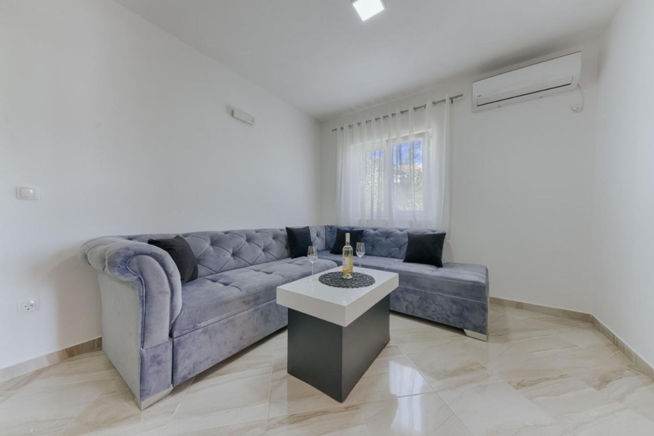 Sea Garden Apartment Dobra Voda